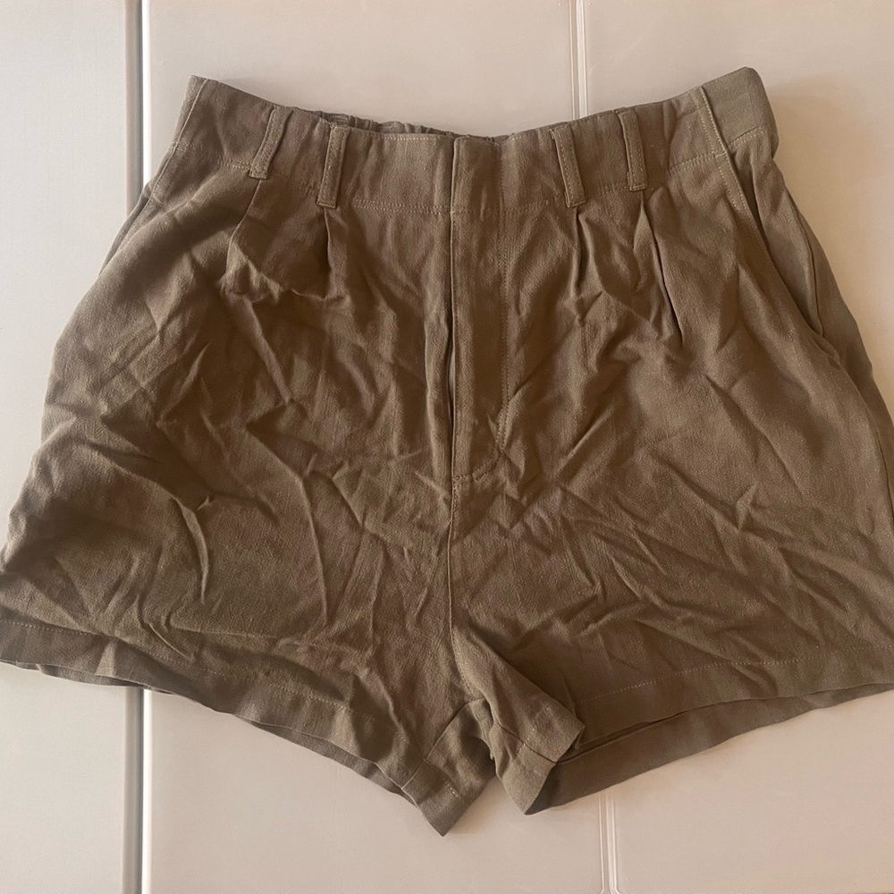 Khaki Green L Z Supply shorts NWT